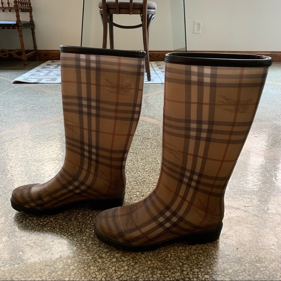 Burberry plaid rain boots size 38 - Picture 7 of 7